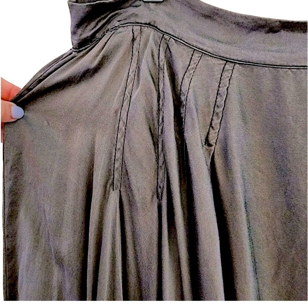 Silk CP Shades skirt. Lovely fabric and color. Can be worn all year!